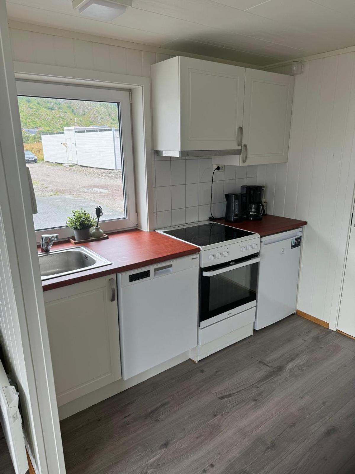 Lofoten Bryggehotell As Hotel Vaeroy